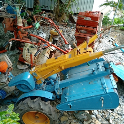 รถพรวนดินเครื่องยนต์เบนซิน