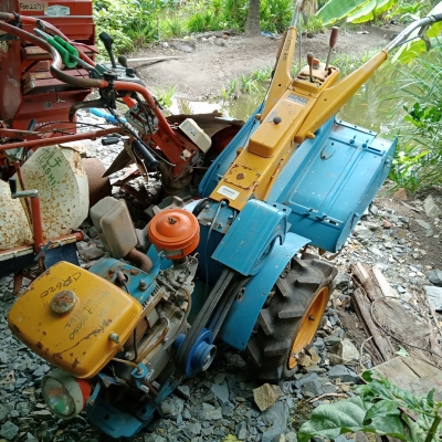 รถพรวนดินเครื่องยนต์เบนซิน