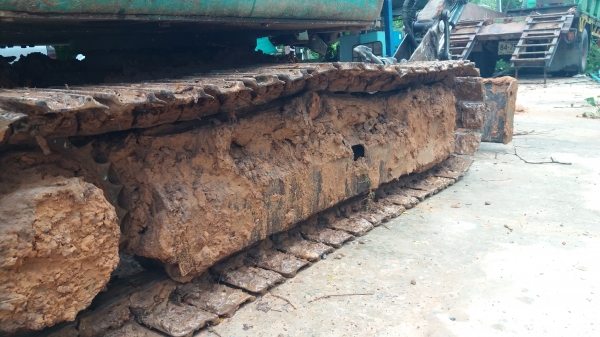 ขาย 245,000 KOMATSU pc 30-8 พร้อมหัวเจาะ เครื่องดี ปั้มแรง เอวแน่น ช่วงล่างเต็ม มีบุ้งกี๋ให้อีก 2 ลูก รถพร้อมใช้งาน รถอยู่ ขอนแก่น 090-772-3710 090-772-3708
