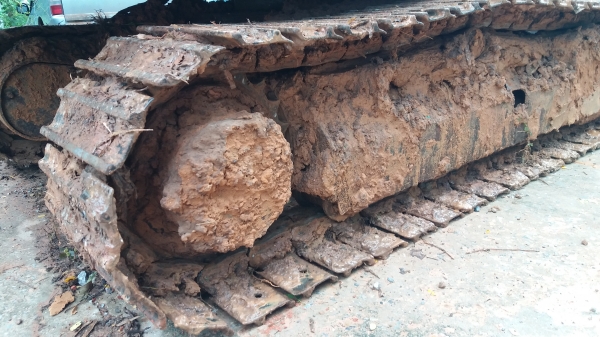 ขาย 245,000 KOMATSU pc 30-8 พร้อมหัวเจาะ เครื่องดี ปั้มแรง เอวแน่น ช่วงล่างเต็ม มีบุ้งกี๋ให้อีก 2 ลูก รถพร้อมใช้งาน รถอยู่ ขอนแก่น 090-772-3710 090-772-3708