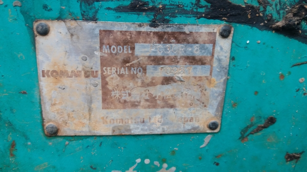ขาย 245,000 KOMATSU pc 30-8 พร้อมหัวเจาะ เครื่องดี ปั้มแรง เอวแน่น ช่วงล่างเต็ม มีบุ้งกี๋ให้อีก 2 ลูก รถพร้อมใช้งาน รถอยู่ ขอนแก่น 090-772-3710 090-772-3708