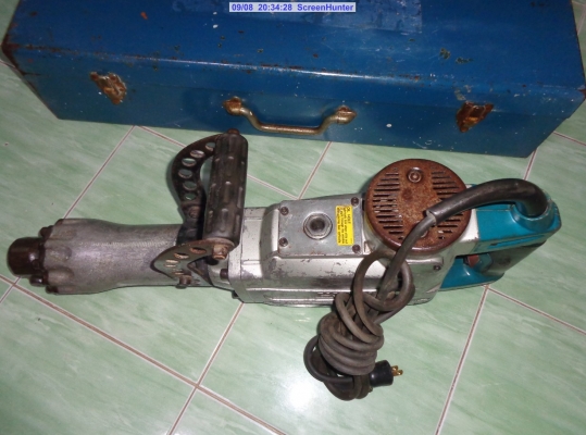 ขายสกัดทำลาย 30mm Makita Demolition Hammer HM1305 ขายสกัดทำลาย 30mm Makita Demolition Hammer HM1305