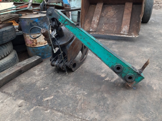 ขายปากคีบไม้หมุนได้รอบ พร้อมแขนต่อใส่PC60