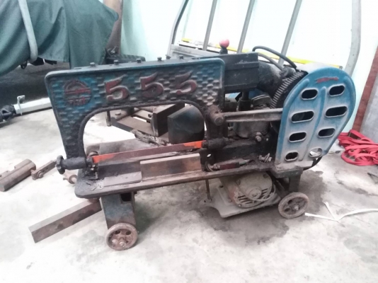 เครื่องเลื่อยไฟฟ้า