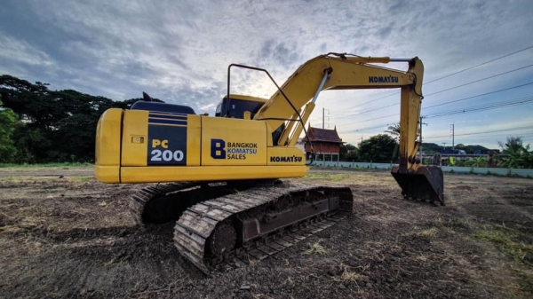 ขายด่วน!! Komatsu PC200-7 ไมล์ ชม.9,000 สภาพสวยสวย