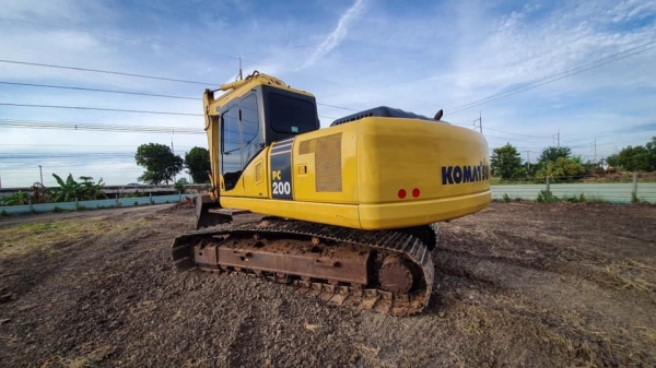 ขายด่วน!! Komatsu PC200-7 ไมล์ ชม.9,000 สภาพสวยสวย