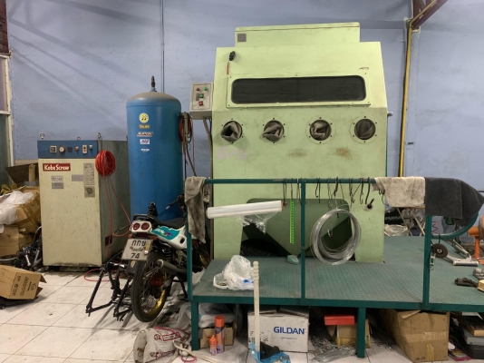 ตู้พ่นทราย,ปั้มลมสกรู,ถังลม