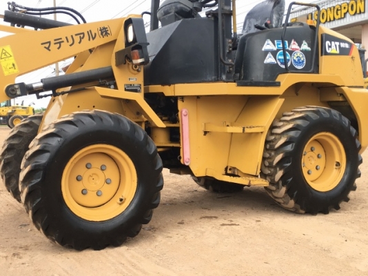 ขายรถตักล้อยาง CAT 901B (3,XXX ชั่วโมง) นำเข้าเองจากญี่ปุ่น สภาพสวยพร้อมใช้งาน มีVDOการทำงานครับ