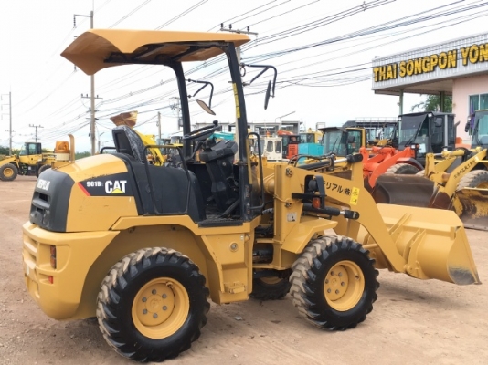ขายรถตักล้อยาง CAT 901B (3,XXX ชั่วโมง) นำเข้าเองจากญี่ปุ่น สภาพสวยพร้อมใช้งาน มีVDOการทำงานครับ