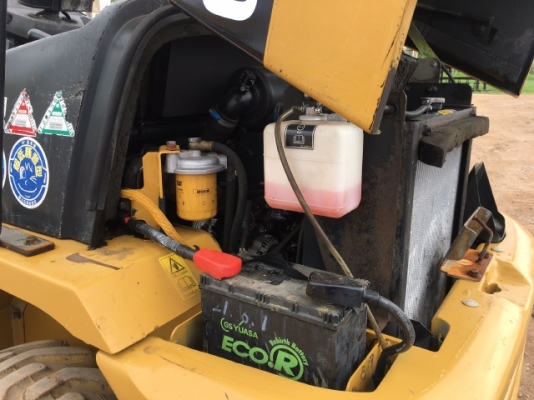 ขายรถตักล้อยาง CAT 901B (3,XXX ชั่วโมง) นำเข้าเองจากญี่ปุ่น สภาพสวยพร้อมใช้งาน มีVDOการทำงานครับ