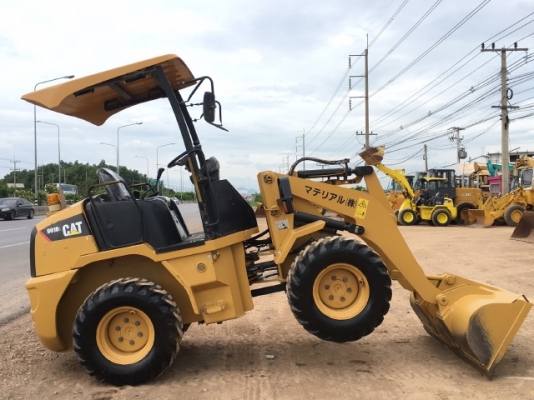 ขายรถตักล้อยาง CAT 901B (3,XXX ชั่วโมง) นำเข้าเองจากญี่ปุ่น สภาพสวยพร้อมใช้งาน มีVDOการทำงานครับ