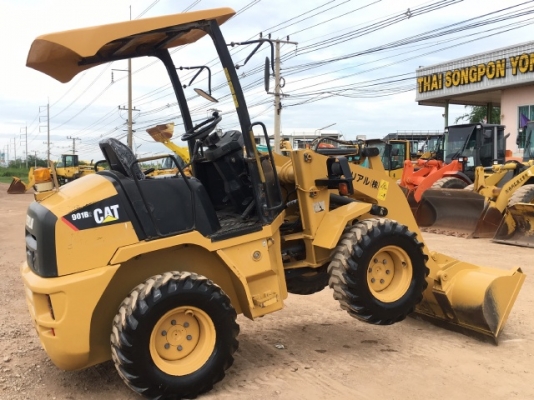ขายรถตักล้อยาง CAT 901B (3,XXX ชั่วโมง) นำเข้าเองจากญี่ปุ่น สภาพสวยพร้อมใช้งาน มีVDOการทำงานครับ