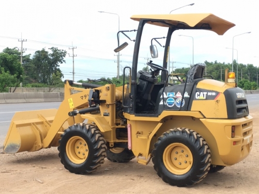 ขายรถตักล้อยาง CAT 901B (3,XXX ชั่วโมง) นำเข้าเองจากญี่ปุ่น สภาพสวยพร้อมใช้งาน มีVDOการทำงานครับ