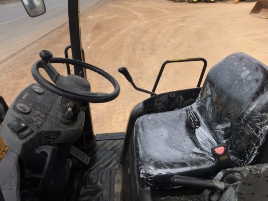 ขายรถตักล้อยาง CAT 901B (3,XXX ชั่วโมง) นำเข้าเองจากญี่ปุ่น สภาพสวยพร้อมใช้งาน มีVDOการทำงานครับ