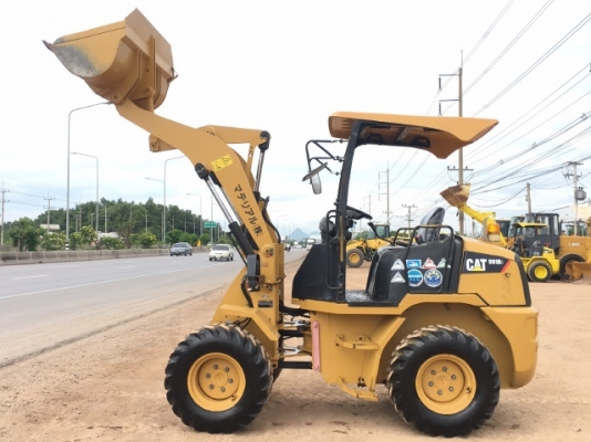 ขายรถตักล้อยาง CAT 901B (3,XXX ชั่วโมง) นำเข้าเองจากญี่ปุ่น สภาพสวยพร้อมใช้งาน มีVDOการทำงานครับ