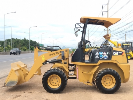ขายรถตักล้อยาง CAT 901B (3,XXX ชั่วโมง) นำเข้าเองจากญี่ปุ่น สภาพสวยพร้อมใช้งาน มีVDOการทำงานครับ