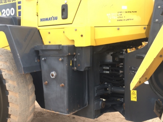 ขายรถตักล้อยาง KOMATSU WA200-6 ปี 2013 นำเข้าเองจากญี่ปุ่น สภาพสวยพร้อมใช้งาน มีVDOการทำงานครับ