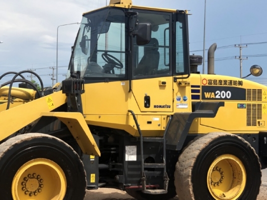 ขายรถตักล้อยาง KOMATSU WA200-6 ปี 2013 นำเข้าเองจากญี่ปุ่น สภาพสวยพร้อมใช้งาน มีVDOการทำงานครับ
