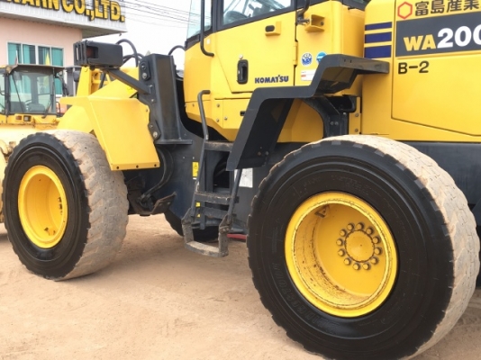 ขายรถตักล้อยาง KOMATSU WA200-6 ปี 2013 นำเข้าเองจากญี่ปุ่น สภาพสวยพร้อมใช้งาน มีVDOการทำงานครับ