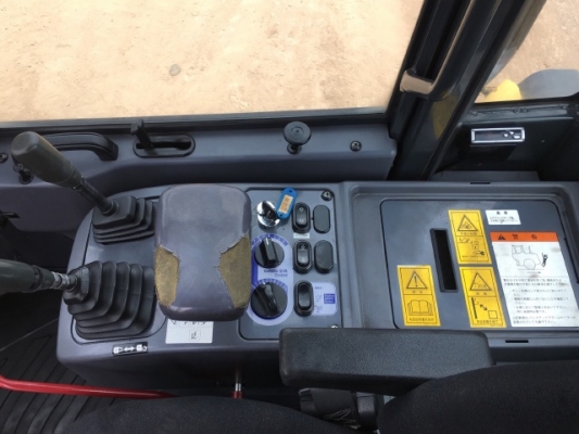 ขายรถตักล้อยาง KOMATSU WA200-6 ปี 2013 นำเข้าเองจากญี่ปุ่น สภาพสวยพร้อมใช้งาน มีVDOการทำงานครับ