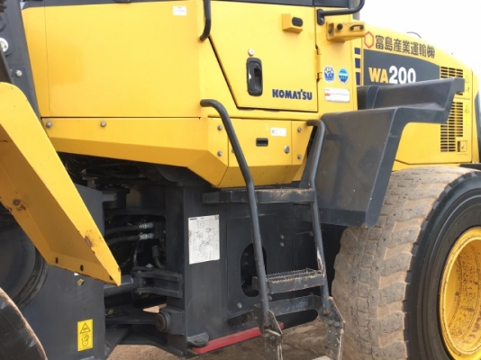 ขายรถตักล้อยาง KOMATSU WA200-6 ปี 2013 นำเข้าเองจากญี่ปุ่น สภาพสวยพร้อมใช้งาน มีVDOการทำงานครับ