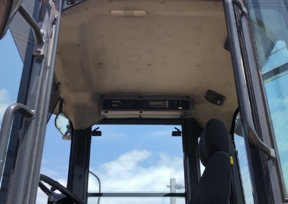 ขายรถตักล้อยาง KOMATSU WA200-6 ปี 2013 นำเข้าเองจากญี่ปุ่น สภาพสวยพร้อมใช้งาน มีVDOการทำงานครับ