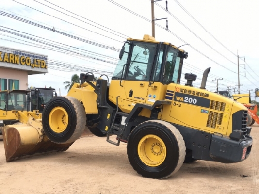 ขายรถตักล้อยาง KOMATSU WA200-6 ปี 2013 นำเข้าเองจากญี่ปุ่น สภาพสวยพร้อมใช้งาน มีVDOการทำงานครับ