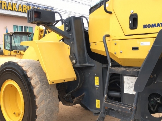 ขายรถตักล้อยาง KOMATSU WA200-6 ปี 2013 นำเข้าเองจากญี่ปุ่น สภาพสวยพร้อมใช้งาน มีVDOการทำงานครับ