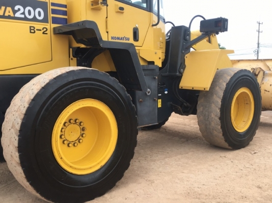 ขายรถตักล้อยาง KOMATSU WA200-6 ปี 2013 นำเข้าเองจากญี่ปุ่น สภาพสวยพร้อมใช้งาน มีVDOการทำงานครับ