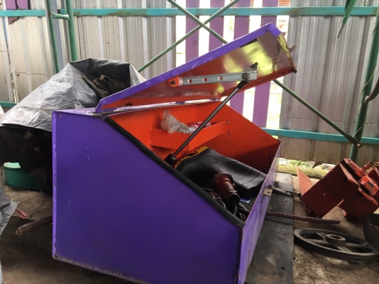 ขา่ยลังเครื่องมือเก็บของ พร้อมขา