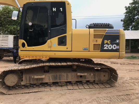 ขาย 1,400,000 KOMATSU pc 200-8 ไฟฟ้าครบ เครื่องดี ปั้มแรง เอวแน่น โซ่อ่อน รอนเลอร์ดี เอกสารแจ้งจำหน่าย รถพร้อมใช้งาน รถอยู่ มุกดาการ 090-772-3710 090-772-3708