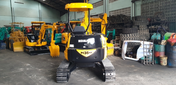 ขาย รถขุด KOMATSU รุ่น PC35MR-1- มือสองญี่ปุ่น  แทรกเหล็ก  สลัก บูทเอวแน่น 100\% สวยพร้อมใช้งาน มือถือ 0818753444