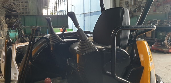 ขาย รถขุด KOMATSU รุ่น PC35MR-1- มือสองญี่ปุ่น  แทรกเหล็ก  สลัก บูทเอวแน่น 100\% สวยพร้อมใช้งาน มือถือ 0818753444