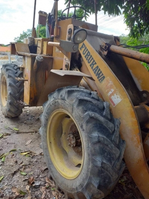 ขายรถตักกลาง FURUKAWA FL80 เครื่องเดิมสภาพใช้งานปกติ เกียร์ดี
