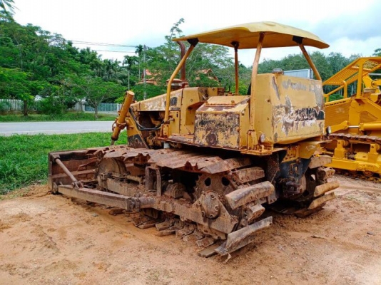 ขายKOMATSU D4E ราคา 350,000 ขายKOMATSU D4E ราคา 350,000