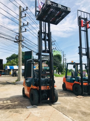 รถโฟร์คลิฟ