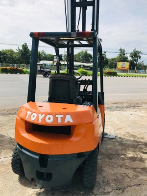 รถโฟร์คลิฟ