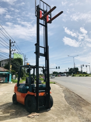 รถโฟร์คลิฟ