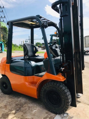 รถโฟร์คลิฟ