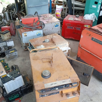 ตู้เชื่อมสนามพร้อมใช้เครื่องยนต์เบนซินสตาร์ทกุญแจ