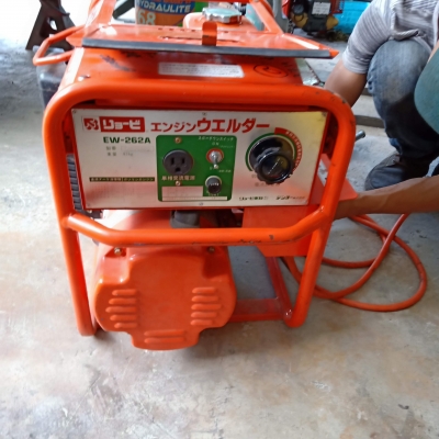 ตู้เชื่อมสนามพร้อมใช้เครื่องยนต์เบนซินสตาร์ทกุญแจ