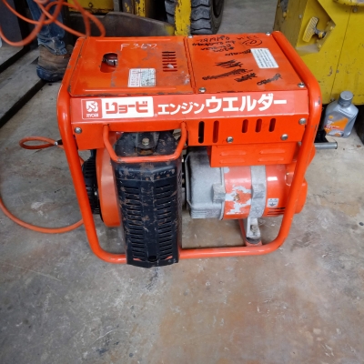 ตู้เชื่อมสนามพร้อมใช้เครื่องยนต์เบนซินสตาร์ทกุญแจ