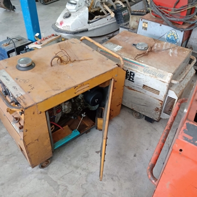 ตู้เชื่อมสนามพร้อมใช้เครื่องยนต์เบนซินสตาร์ทกุญแจ