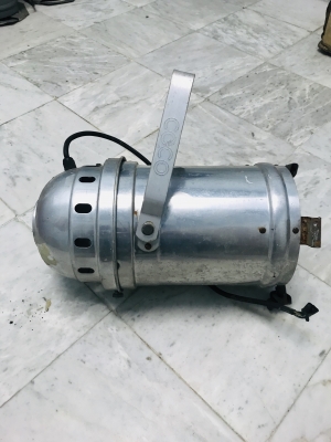 ขายโคมไฟพาร์มีหลอดตามสภาพ 350 บาท ขายโคมไฟพาร์มีหลอดตามสภาพ 350 บาท