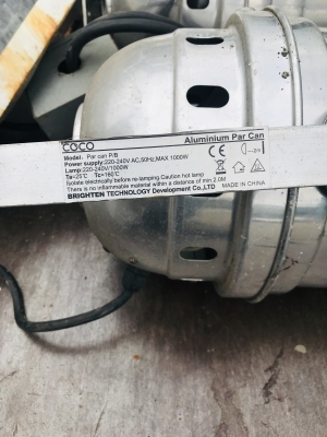 ขายโคมไฟพาร์มีหลอดตามสภาพ 350 บาท ขายโคมไฟพาร์มีหลอดตามสภาพ 350 บาท