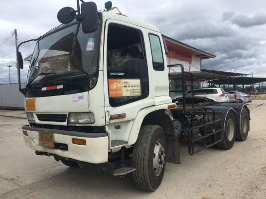 รถอีซูซุ 10 ล้อ (หัวลาก) FXZ - 270 แรงม้า. ปี 48 (ยูโรทูเครื่องดำ) สนใจติดต่อ 081 - 6079515 line ID 