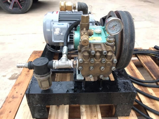 เครื่องฉีดน้ำเเรงดันสูง 5เเรง 380v 20000บาท 0848465595