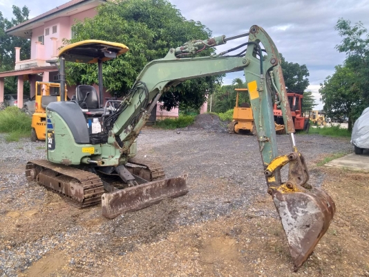 ขายรถแมคโค KOMATSU PC30MR-2 แทรคเหล็ก คอนโทรลสั้น ปั้มนิ้ว มีไปบ์ปิ้ง ติอต่อ 098-7962549