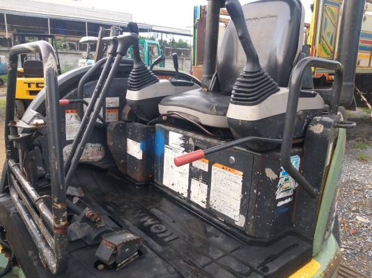 ขายรถแมคโค KOMATSU PC30MR-2 แทรคเหล็ก คอนโทรลสั้น ปั้มนิ้ว มีไปบ์ปิ้ง ติอต่อ 098-7962549
