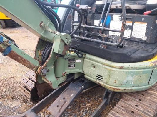 ขายรถแมคโค KOMATSU PC30MR-2 แทรคเหล็ก คอนโทรลสั้น ปั้มนิ้ว มีไปบ์ปิ้ง ติอต่อ 098-7962549